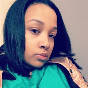 Meet your Posher, Monique